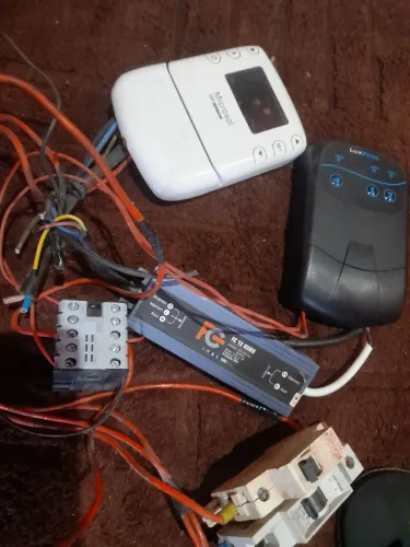 Vende-se kits de piscina usado funciona controla luz da piscina aquecimento solar e jard