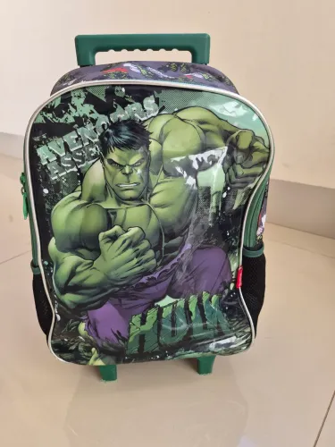 Mochila Hulk + lancheira