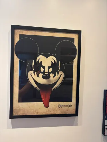 Quadro Urban Arts Mickey c/ Vidro e Moldura