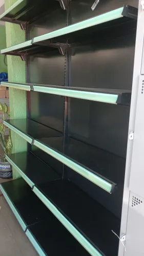 Gôndolas a pronta entrega