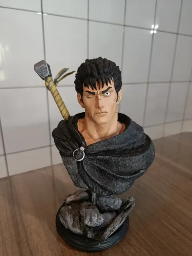 Busto Guts Berserk em Resina 21cm
