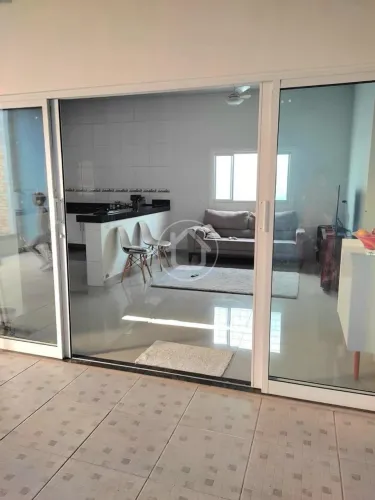 CASA DE 3 QUARTOS SENDO 1 SUITE