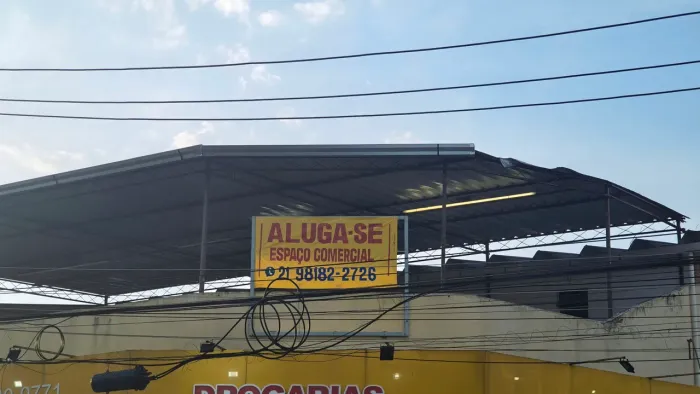 Aluga-se ESPAÇO COMERCIAL.