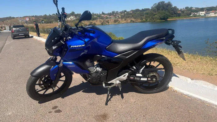 YAMAHA FAZER FZ15 2023 COM BAIXA QUILOMETRAGEM