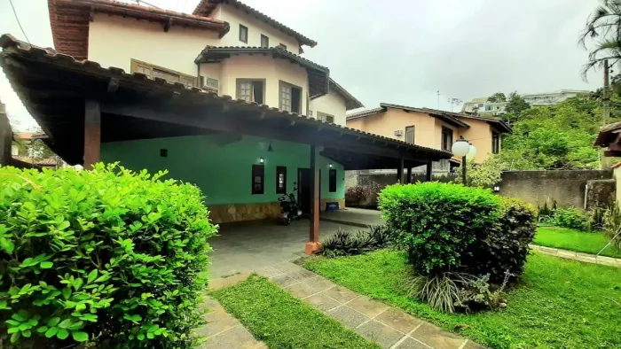Casa para Venda em Niterói, Camboinhas, 4 dormitórios, 2 suítes, 5 banheiros, 4 vagas