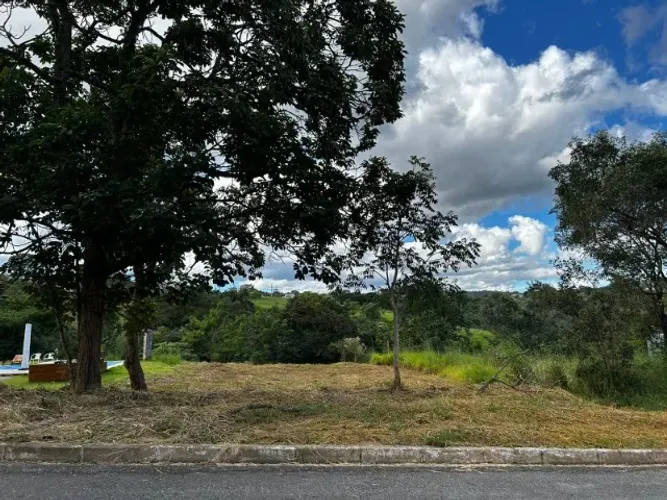 TROCO LOTE  1.151m² CONDOMÍNIO FECHADO EM LAGOA SANTA POR APARTAMENTO EM BH OU REGIÃO 