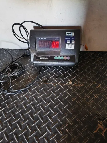 Vendo balança de reciclagem ?