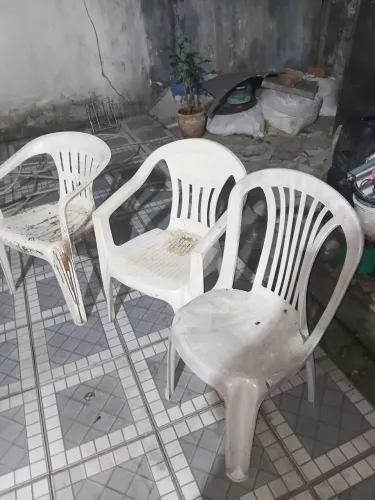 Cadeira de plástico