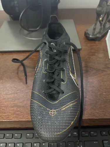 Chuteira Campo NIKE Mercurial Vapor 14 FG Elite Shadow Pack Preto Dourado - 39