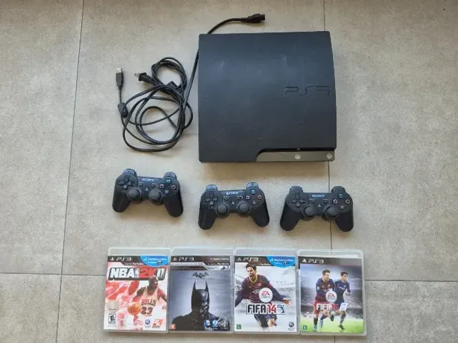 PS3 Slim 250GB + 3 Controles + 4 Jogos | PlayStation 3 Sony