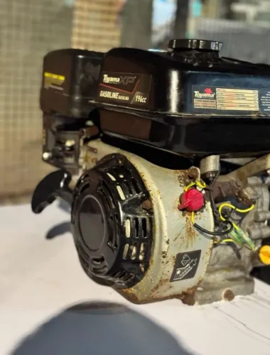 Motor Toyama 6.5HP Com rabeta vertical