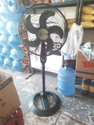 Ventilador de pé