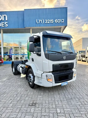 VOLVO VM 330 4x2 2022 ( SOMOS LOJA )