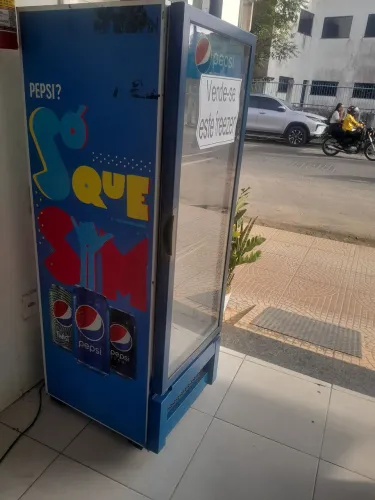 Vende-se este Freezer Expositor