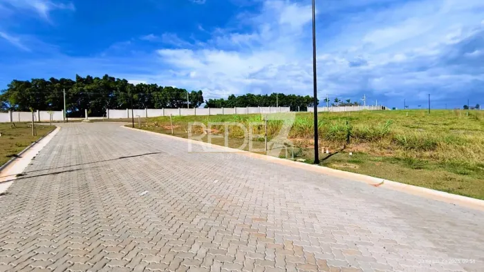 Terreno 450 m² a Venda no Ville Saint Anne - Sousas