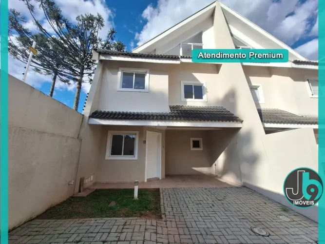 Sobrado Triplex em Condomínio à Venda 135m² no Uberaba com 3 quartos, 1 suíte, sala ampla,