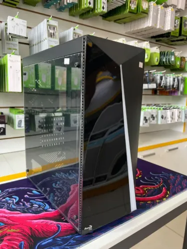 Gabinete gamer com lateral de vidro