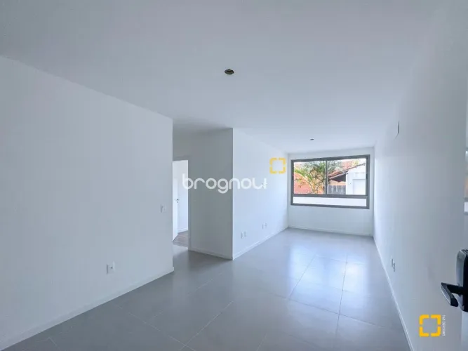 Apartamento 2 dormitórios, sendo 1 suíte - 1 vaga - 1 Hobby box - Cacupé Florianópolis SC