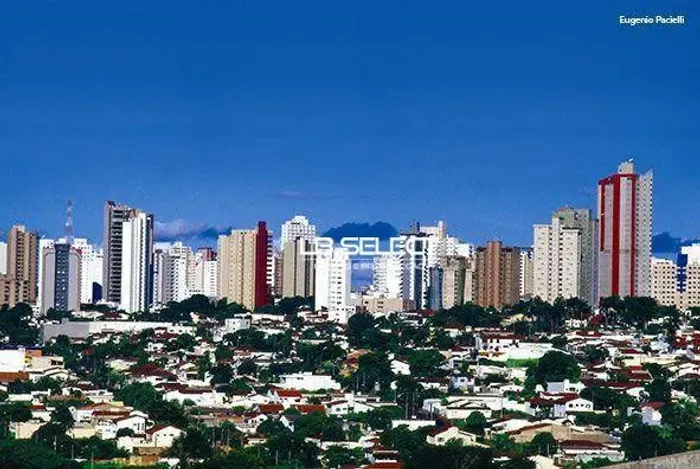 Terreno a 50 metros da Avenida Landscape com 2.080 metros quadrados.