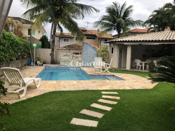 Casa no condomínio fechado Ubá Camboinhas
