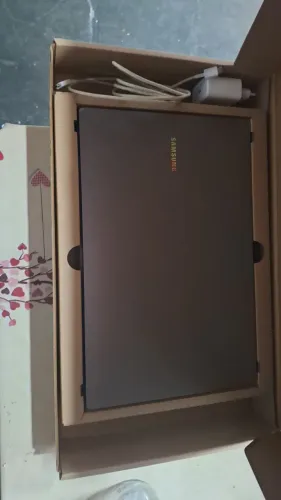 Vendo um Notebook Galxy Booker 4