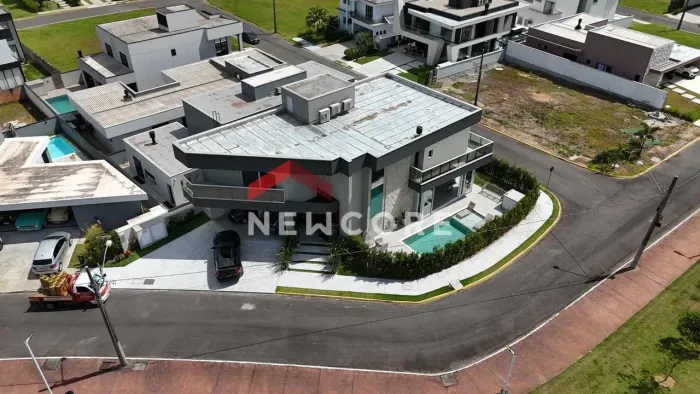 Casa de condomínio em Rua Ivo José Rebello, 610 - Santa Regina - Camboriú/SC
