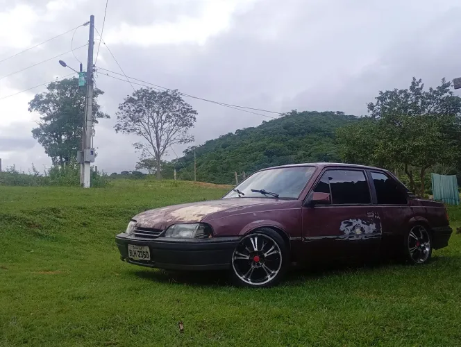 Chevrolet Monza GL 1.8 Efi/ SL/ L/ 650/barc. 2e4p (álcool) 1994
