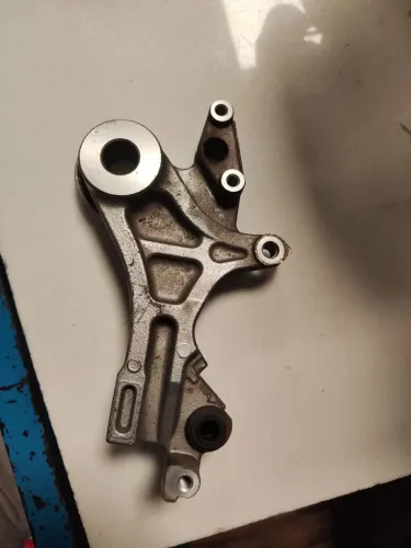 Suporte da pinça de freio traseira transalp