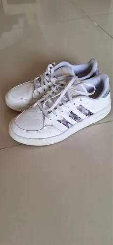 Tênis adidas breaknet floral