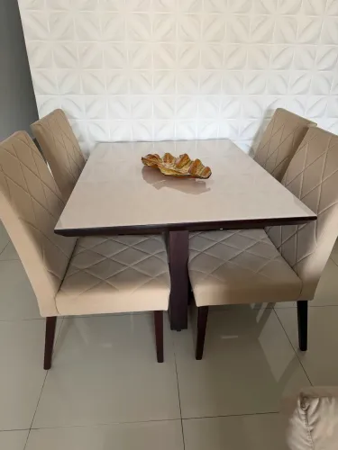 Conjunto mesa com 4 cadeiras