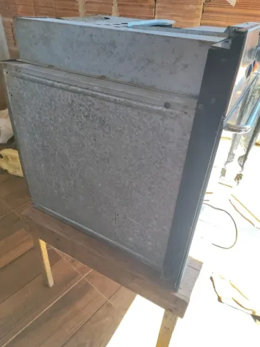 Vende se forno industrial elétrico 220 e a gaz<br> Valor 700 reais