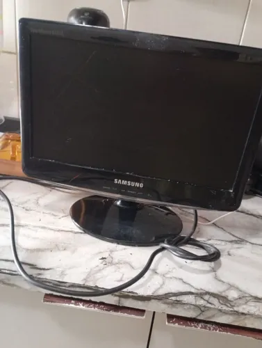 Monitor Samsung funcionando 