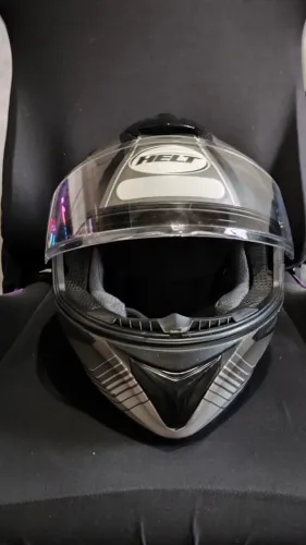 Capacete Helt Avant Glass - Tamanho 58, com Óculos Interno