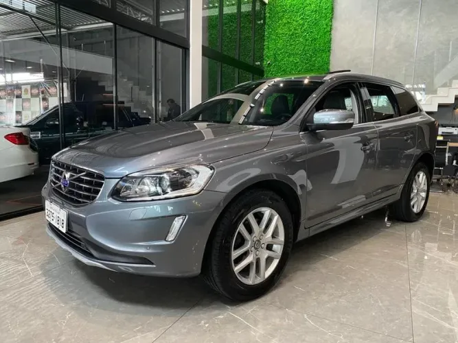 Volvo XC 60 T-5 Momentum 2.0 245cv FWD 5P 2017