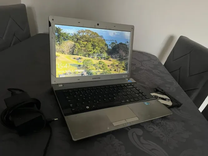 Notebook Samsung RV411 Core i3 com SSD 120GB e Windows 10<br><br>Você