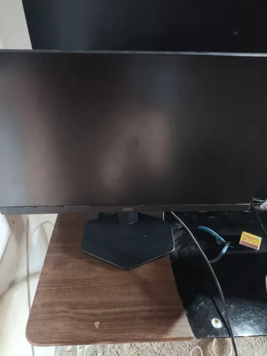 monitor gamer AOC 24p. 0.5ms 180hz, 10 meses de uso ainda na garantia