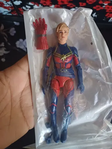Capitã marvel legends usado