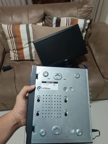 DVR Intelbras+monitor 20"