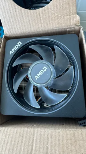 NOVO LACRADO - Wraith Prism LED RGB Air Cooler Ryzen 7 Ryzen 9 Processor AM4/AM5