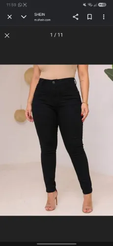 Calça jeans, feminina da cor preta tamanho (M)