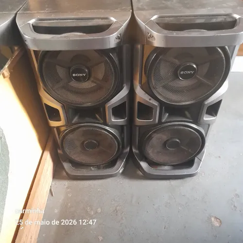 Vende-se duas caixas de som marca sony