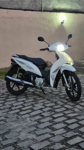 AVELOZ AZ21 2024