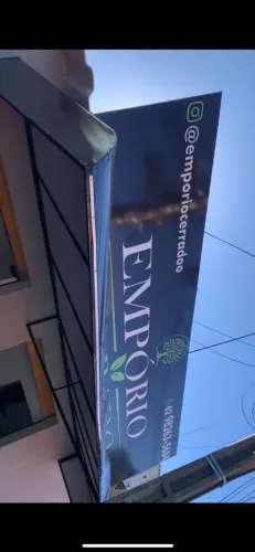 Toldo e fachada novinhos
