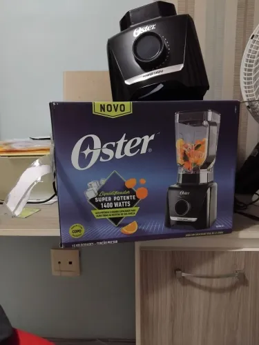 Liquidificador OSTER 1400 WATTS 15 velocidades 