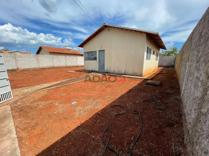 Casa c/ Lote Grande - Guapó