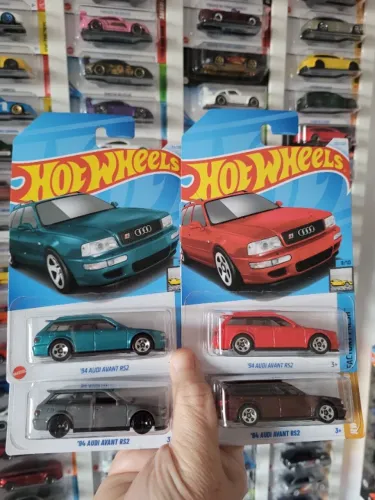 Coleção 4 minis Audi RS2 Hot Wheels.