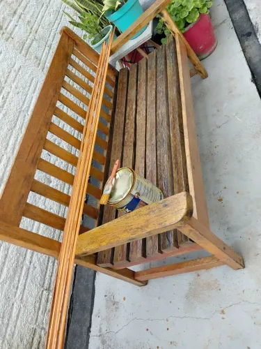 Vendo dois bancos de madeira