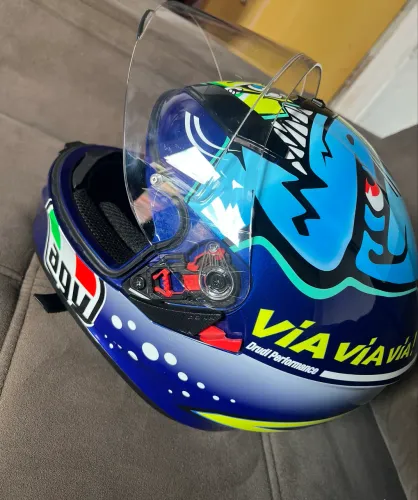 Vendo AGV K3 Missano Tubarão ? N? 56 , Valor 1400 $ somente venda NÃO TROCO