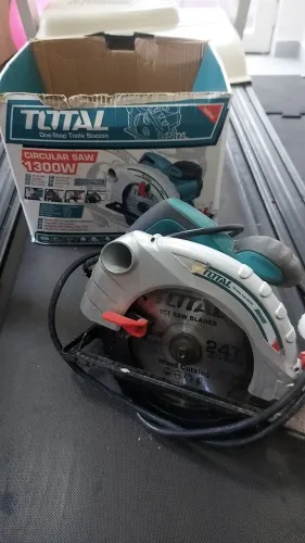 Serra circular 1300w Total