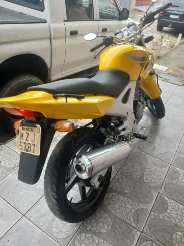 Honda cbx twister bem conservada 